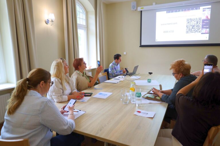 Zdjęcie z warsztatów w Skrzynkach